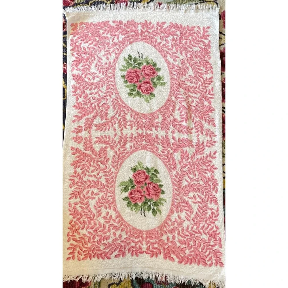 Vintage 70s Cannon Royal Family Three Roses Bath Towel Fringe Pink Retro Mod